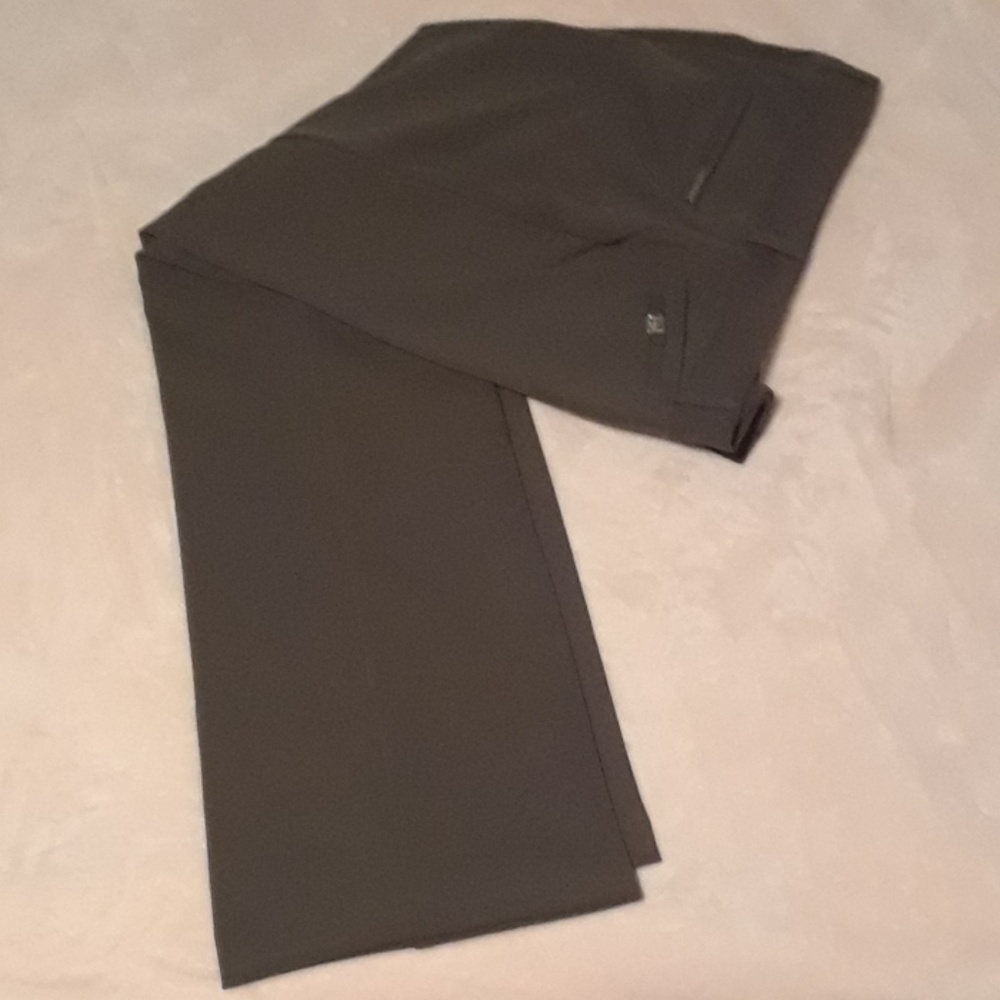 Anne Klein Trouser Sz.8 Color Olive Green